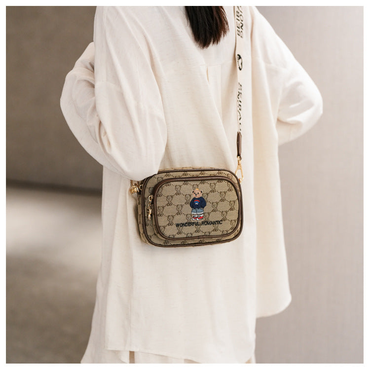 New cute trendy bear wide shoulder bag