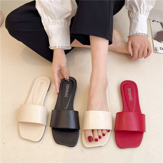 Flat bottom simple slippers