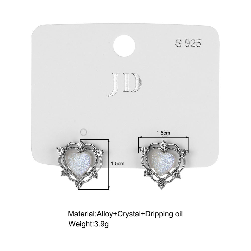 Fashionable diamond heart earrings for women