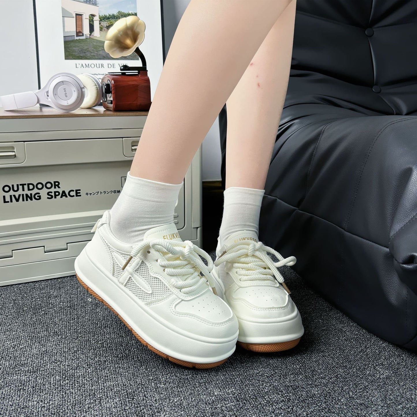 women's white casual sneakers