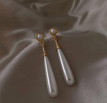 Pearl drop earrings