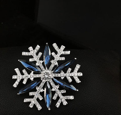 Snowflake brooch female high-end