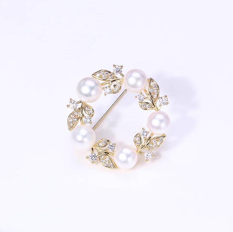 Atmospheric Pearl Accessories Corsage