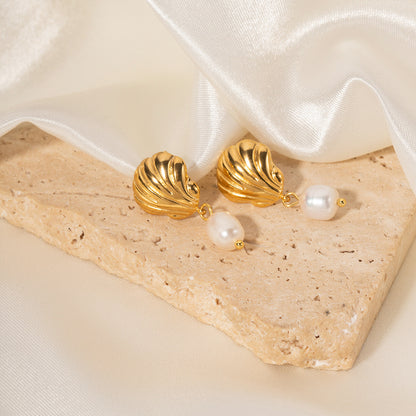 Freshwater pearl pendant earrings