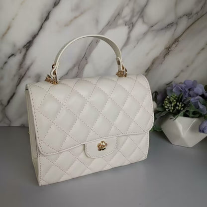 Small Chanel style chain bag