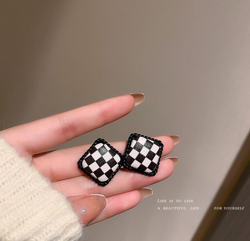 925 Silver Needle Geometric Black and White Earrings