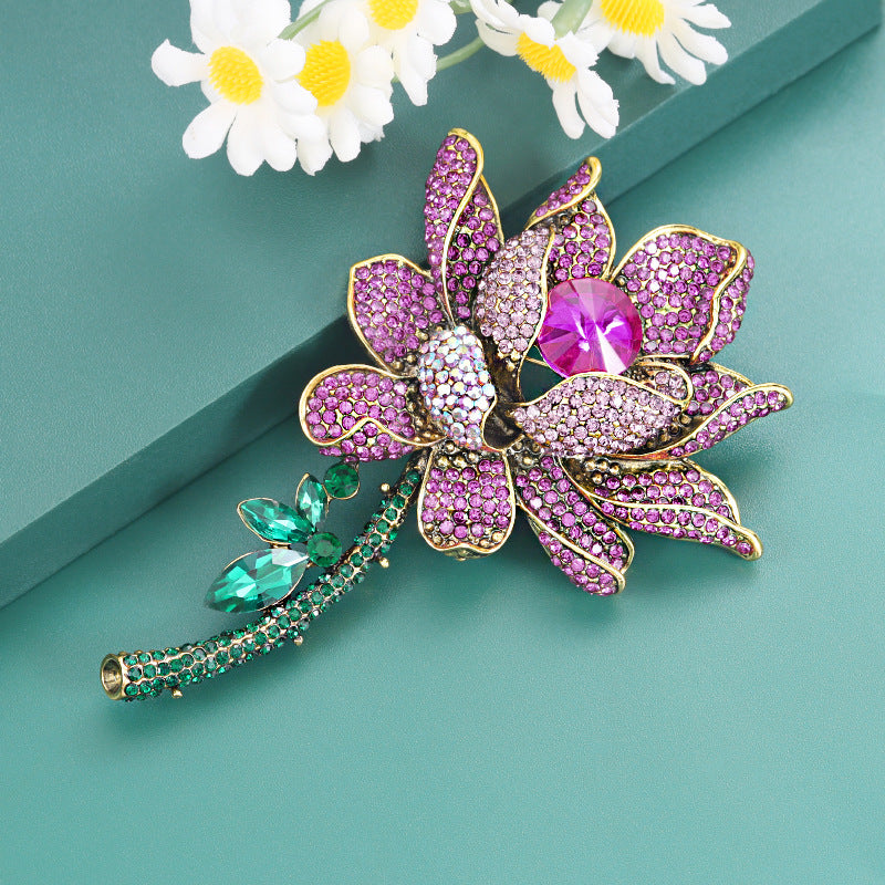 Three-dimensional lotus powder lotus brooch