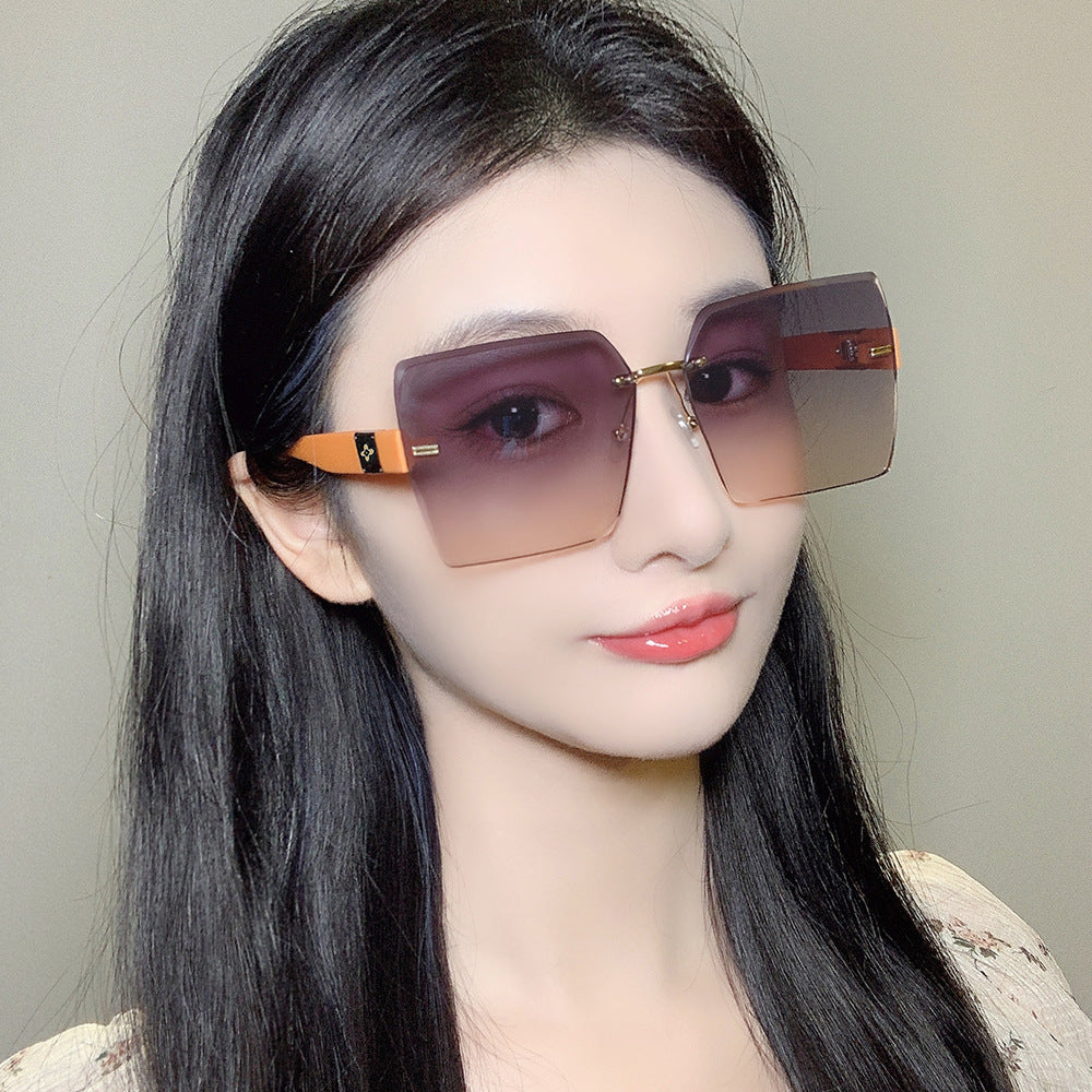 New TikTok Redbook UV Sunglasses Slimming Style