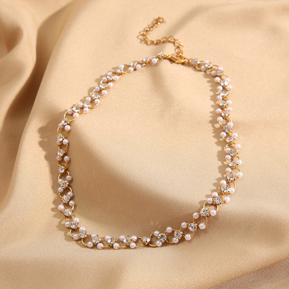 Pearl clavicle necklace with full diamonds