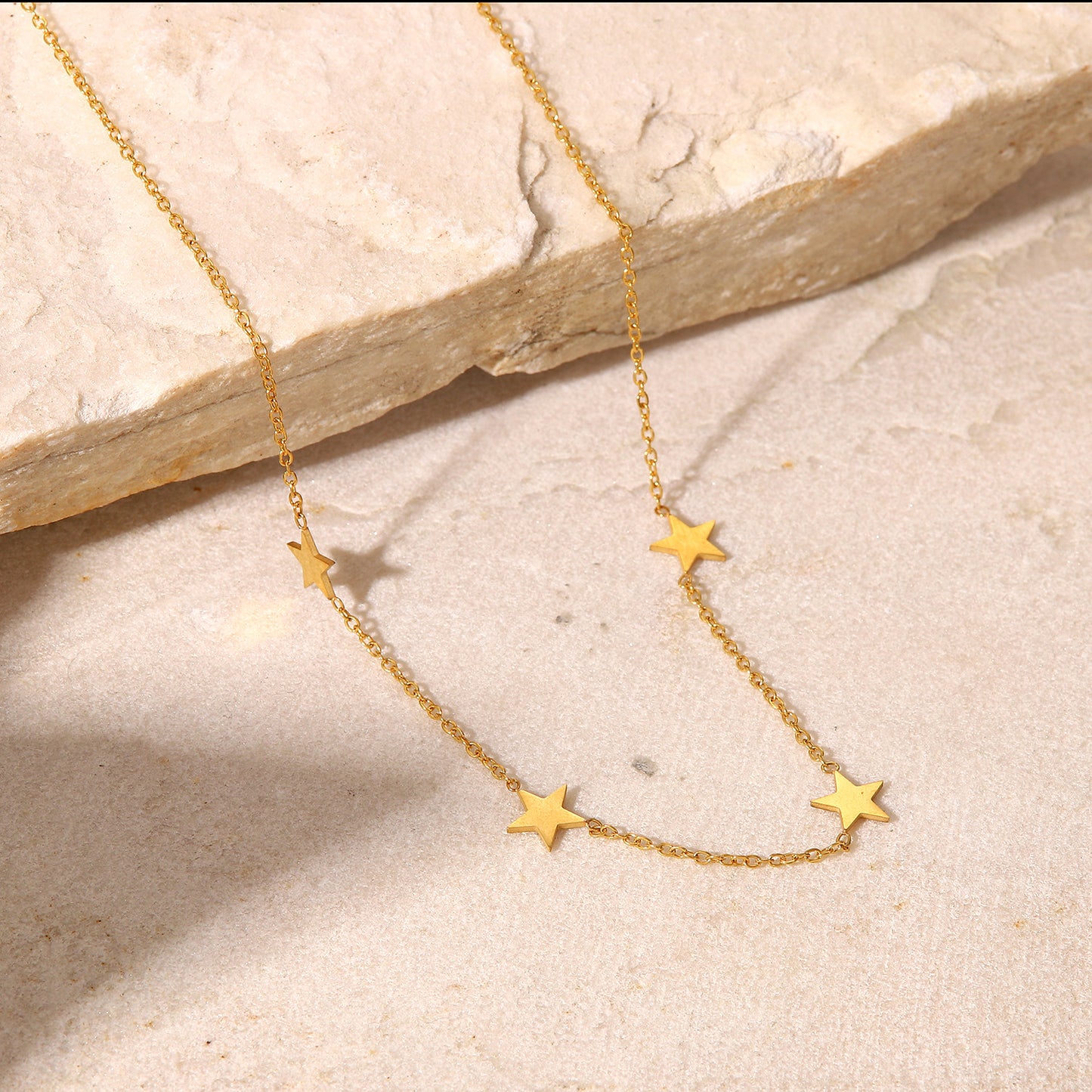 Five-pointed star thin round bead necklace