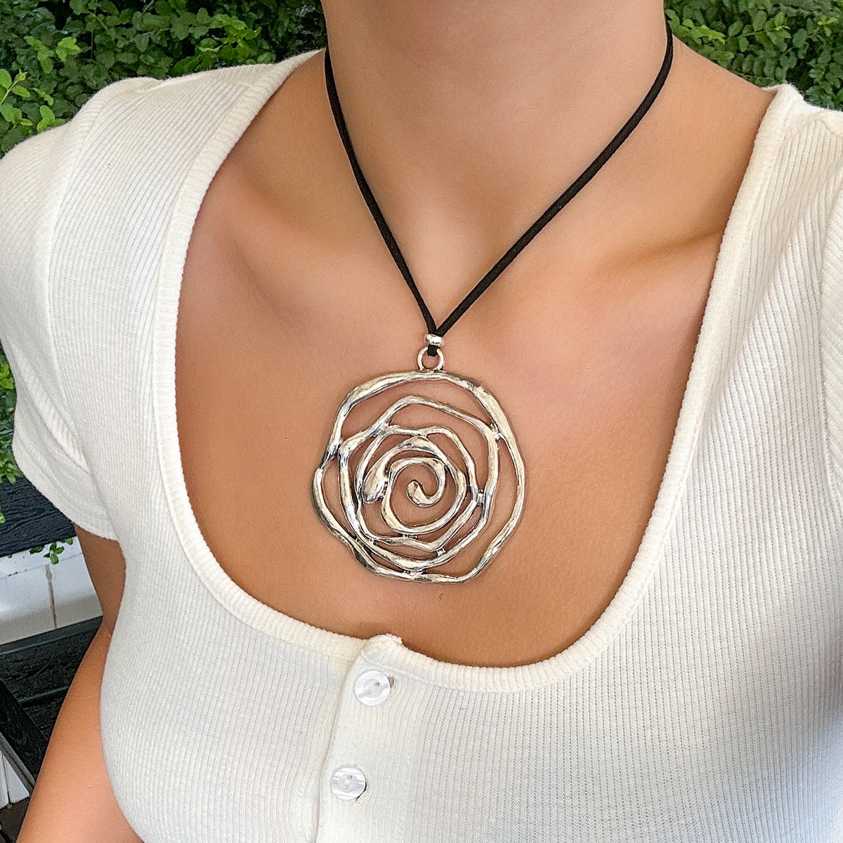 Exaggerated rose necklace