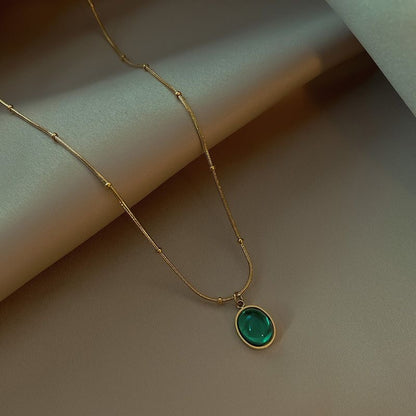 Emerald pendant necklace