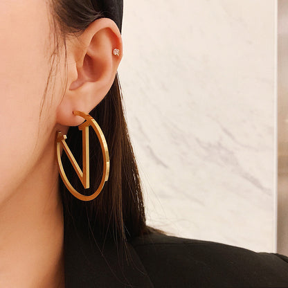 V letter hollow earrings