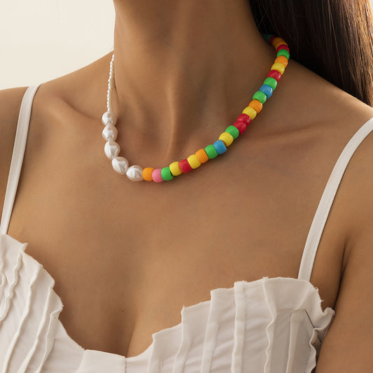 Contrasting color imitation pearl single-layer necklace