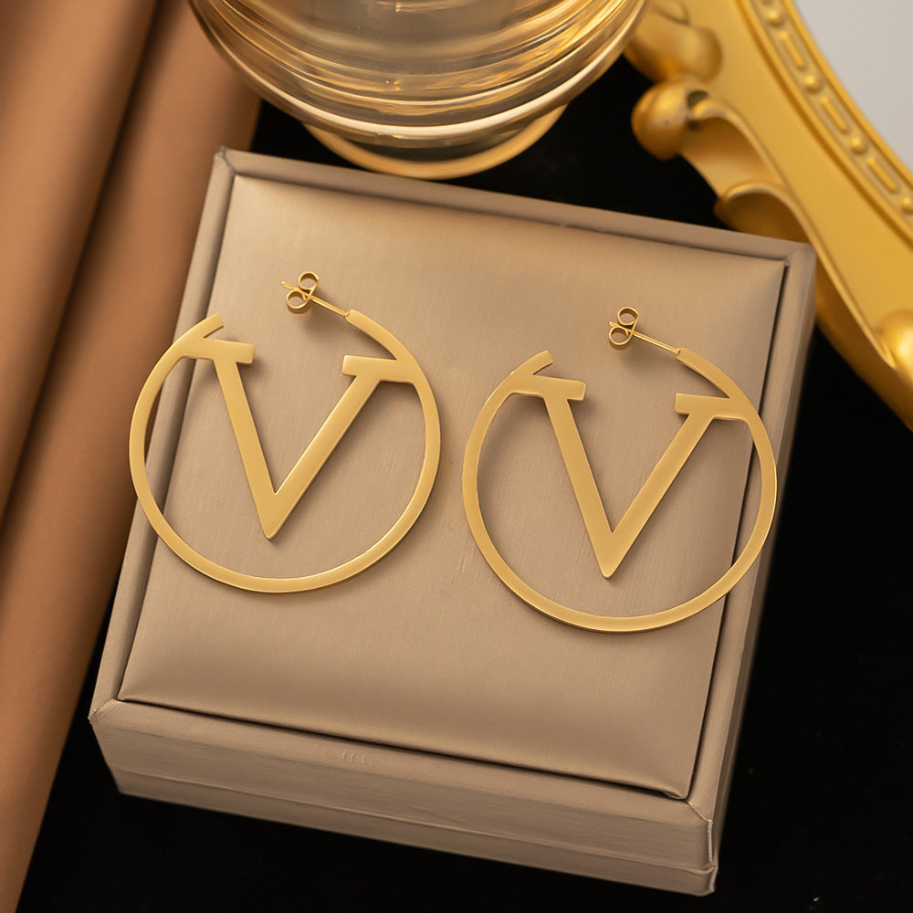 V letter hollow earrings