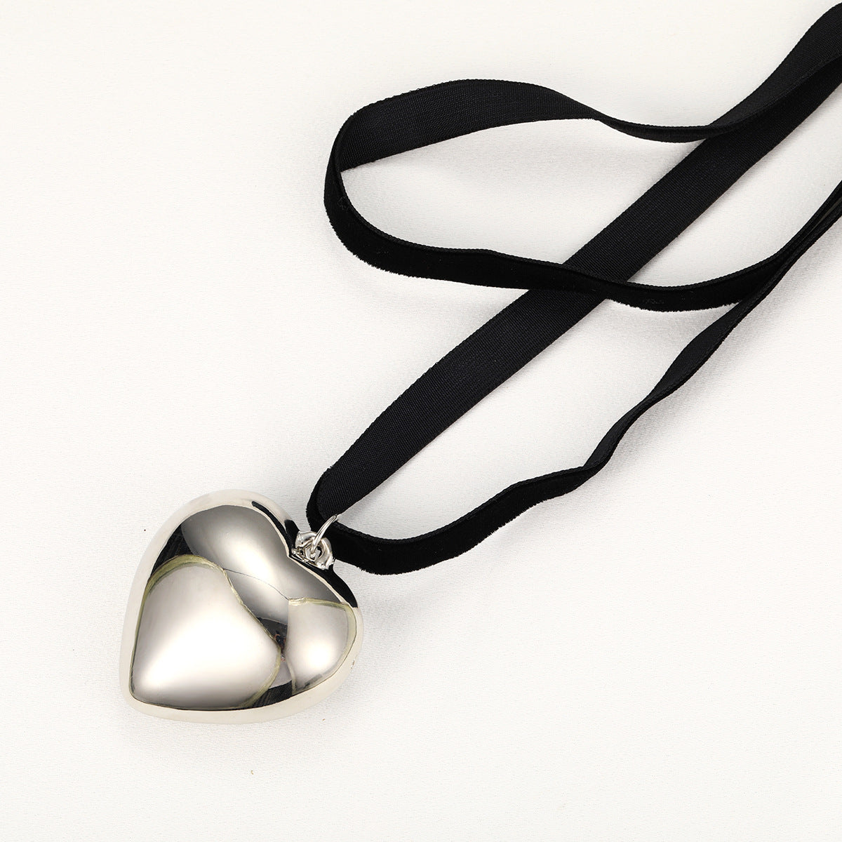 Double-layer velvet heart necklace