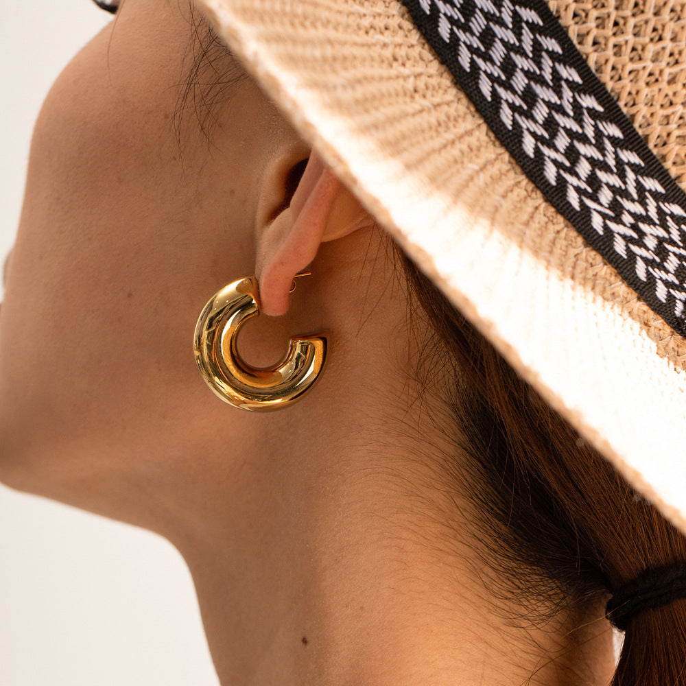 c-shaped twist earrings