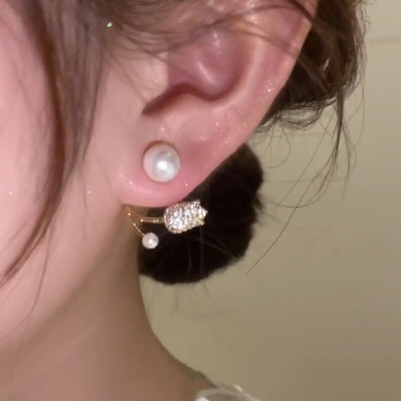 Tulip pearl earrings