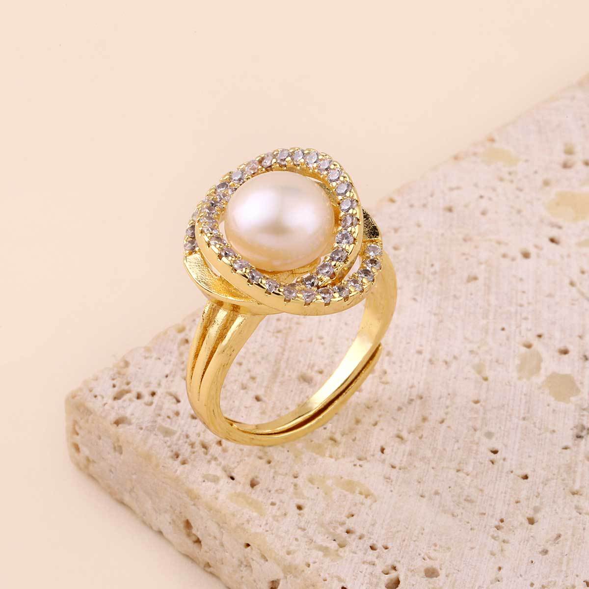 Anillo de perla natural de agua dulce con trébol de cuatro hojas 