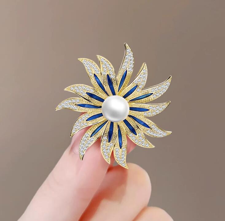 High-end pearl sunflower brooch