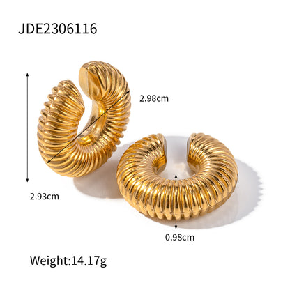 18K c-shaped earring jewelry