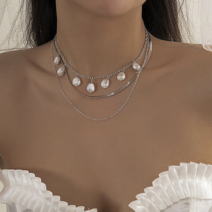 Metal wind sweet and cool imitation pearl necklace