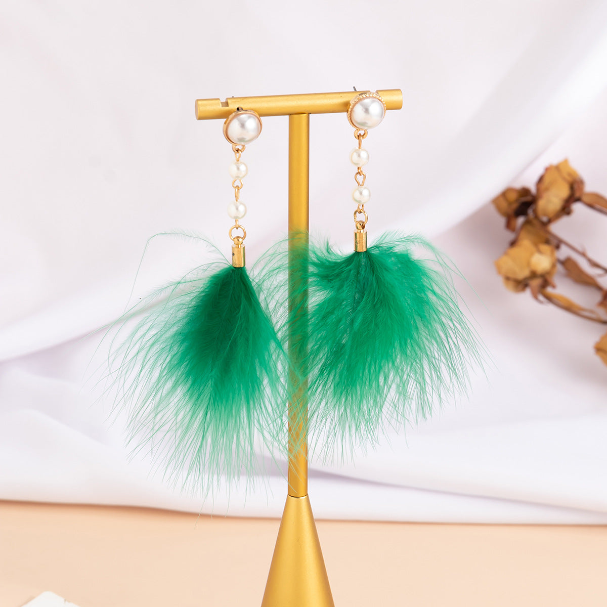 Feather fringed imitation pearl earrings