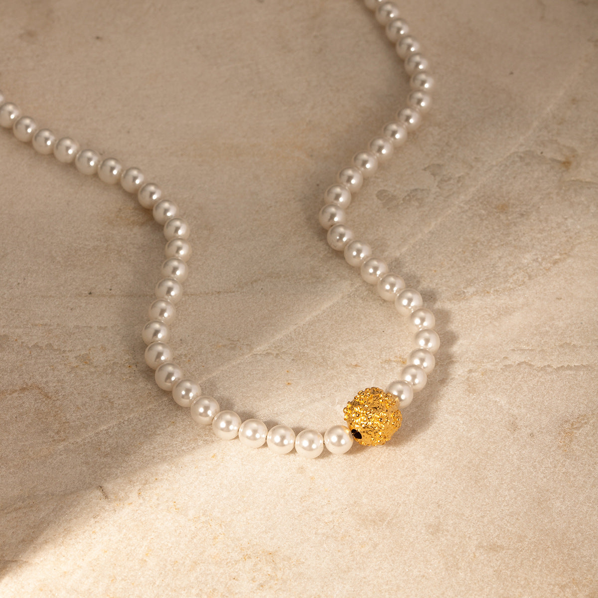 Hammered Cameo Flower Ball Pearl Necklace