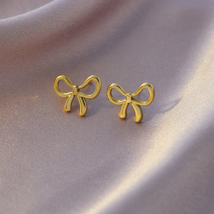 Four-leaf clover titanium steel ear buckle