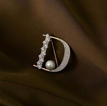 Letter imitation pearl brooch