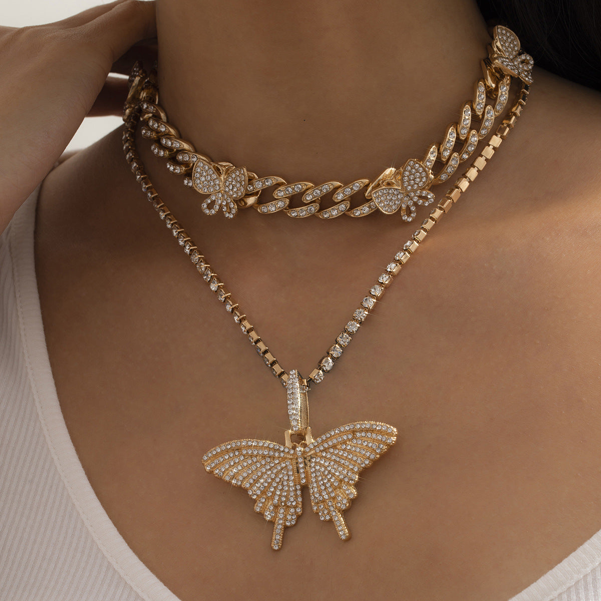 Collar de diamantes cubanos con forma de mariposa grande