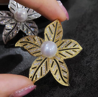 Five-leaf flower brooch