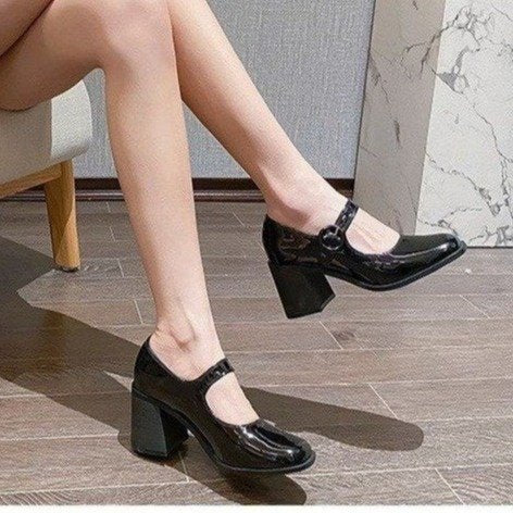 Female retro British style high heels wholesale