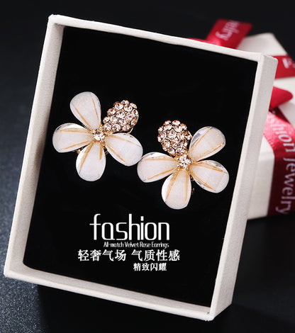 Five-leaf flower crystal stud earrings