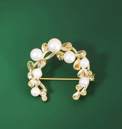 Light luxury vine brooch