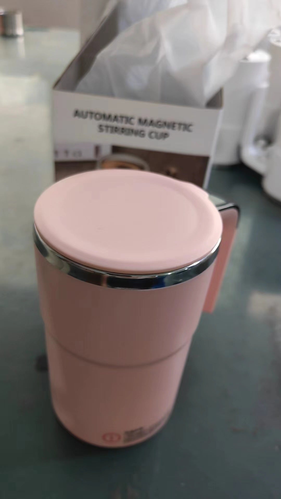 Automatic mixing cup Portable coffee cup