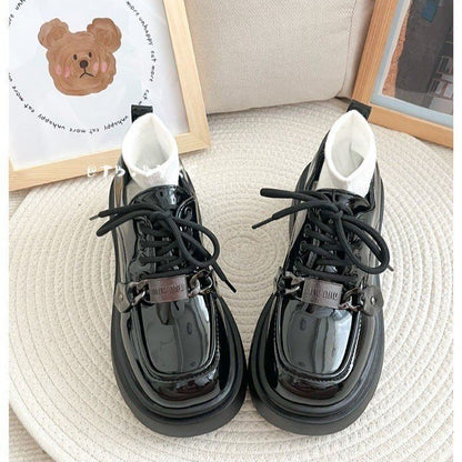 New square head front lace-up muffin leather shoes