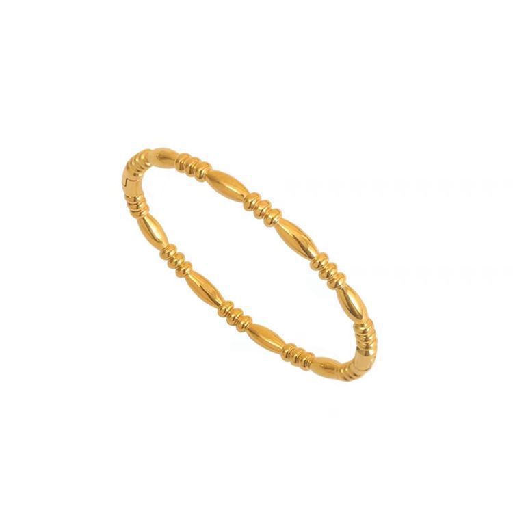 Gold plain ring bracelet