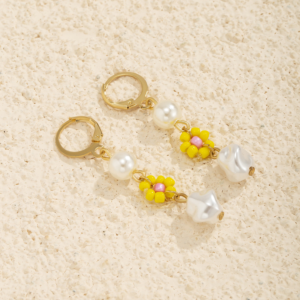 Imitation pearl flower earrings