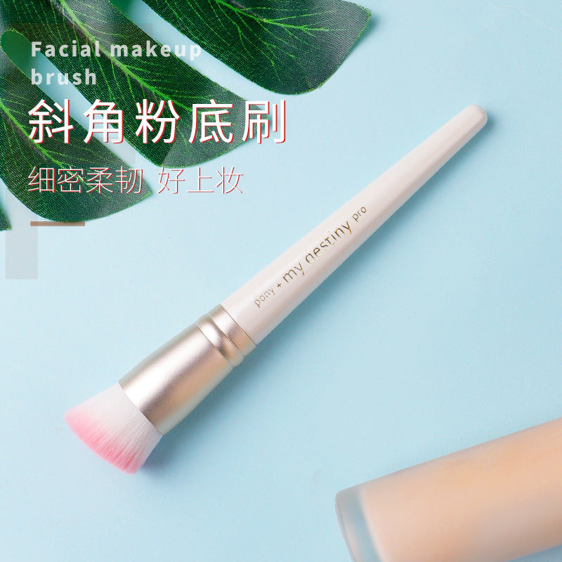 Moyu M Series Angled Foundation Brush