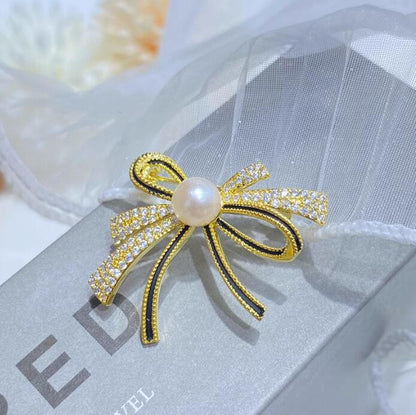 Ribbon bow brooch