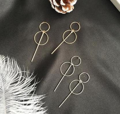 Large and small circle earrings