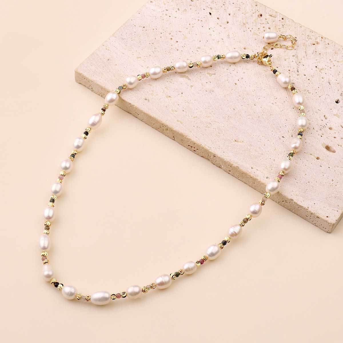 Natural freshwater pearl pendant necklace