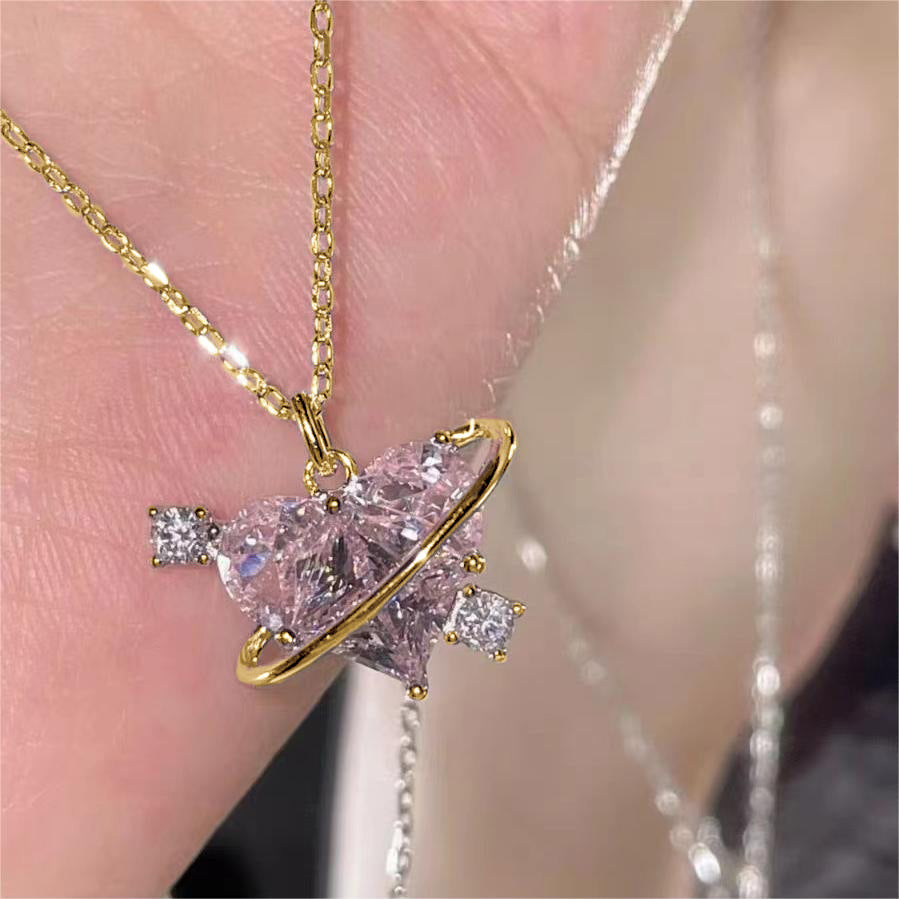 Heart-shaped pink diamond love clavicle necklace