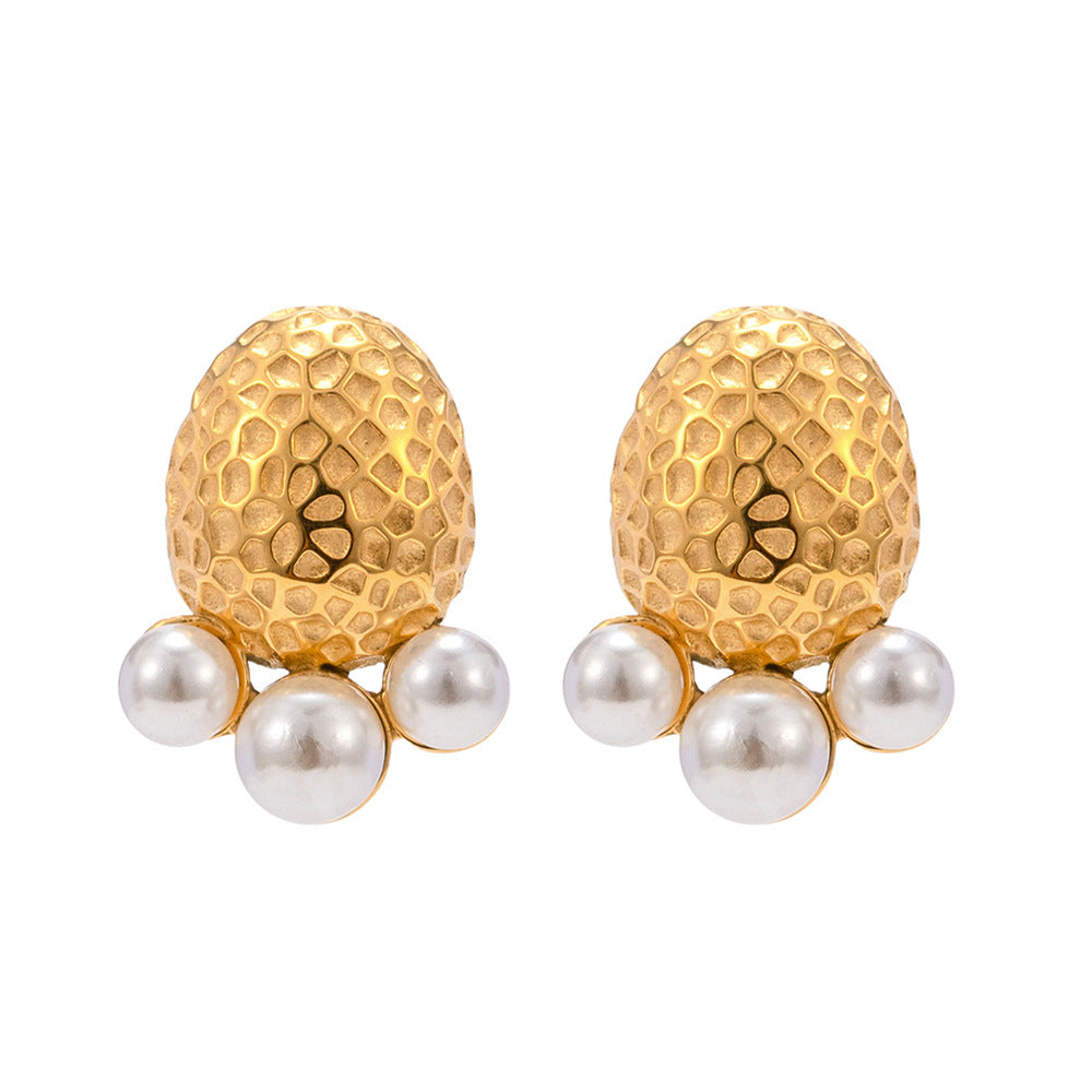 Hammered pearl stud earrings