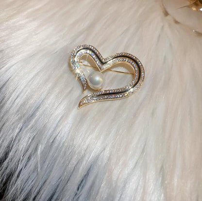 SD Pearl Zircon Love Brooch