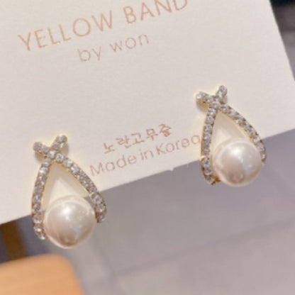 Sense Cross Pearl Letter Earrings Wholesale