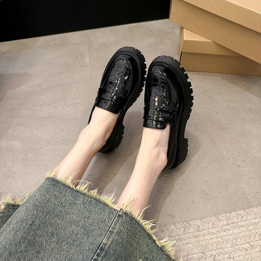 Casual platform flat leather shoes