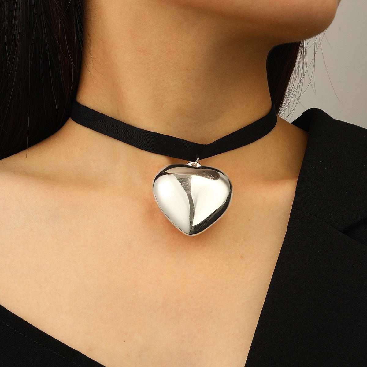 Double-layer velvet heart necklace