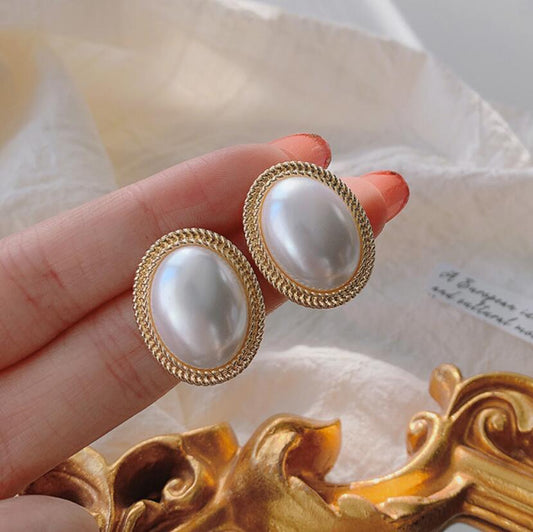 French retro atmospheric stud earrings